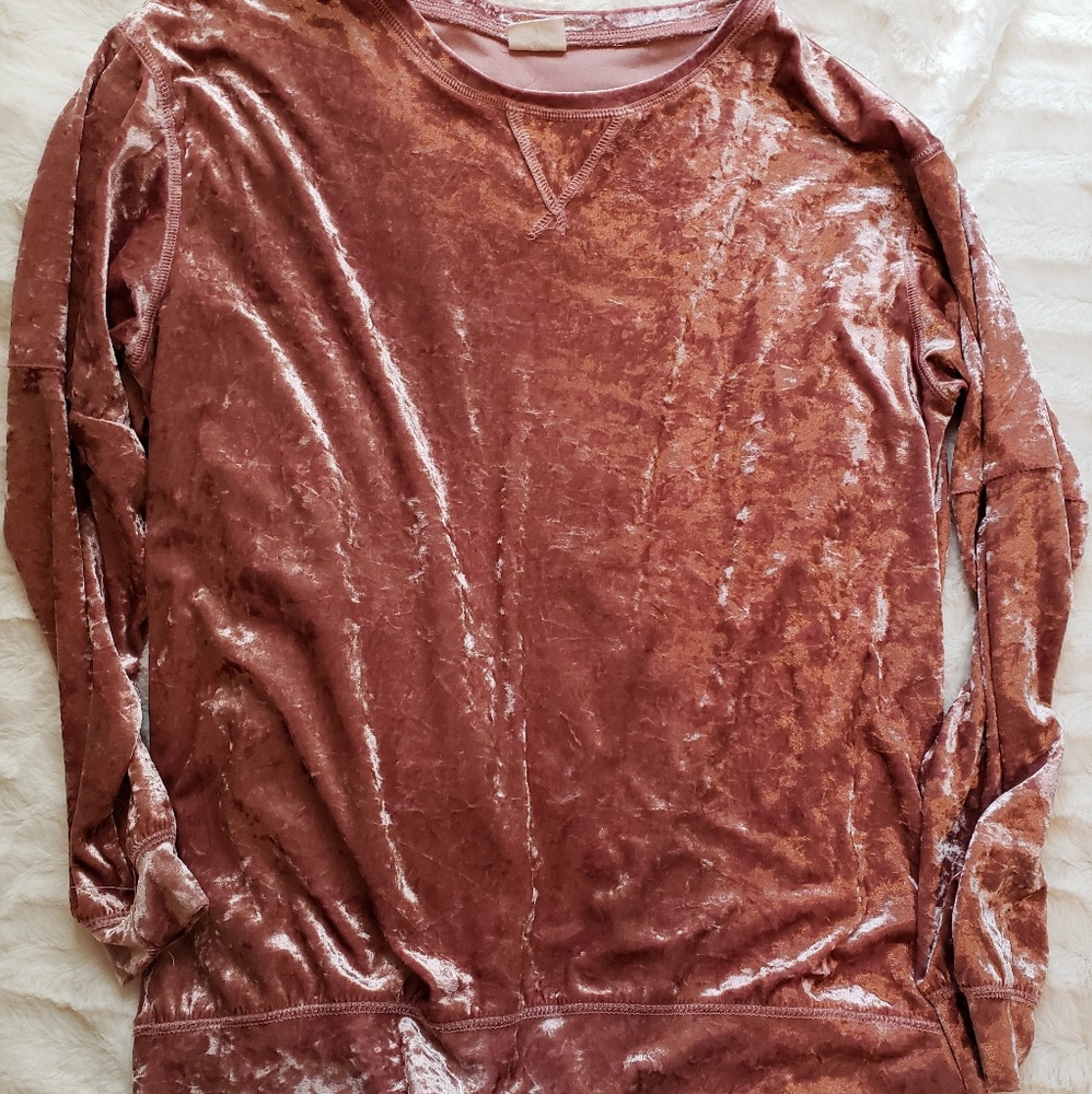 Cute & cozy pink velvet Crewneck L